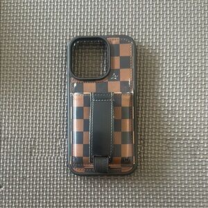 Walli Checkered Brown and Black Phone Case iPhone 14Pro